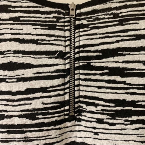 🌷3 for$25🌷Divided H&M, US M, Black & White Animal Print Bodycon Dress - Picture 6 of 8